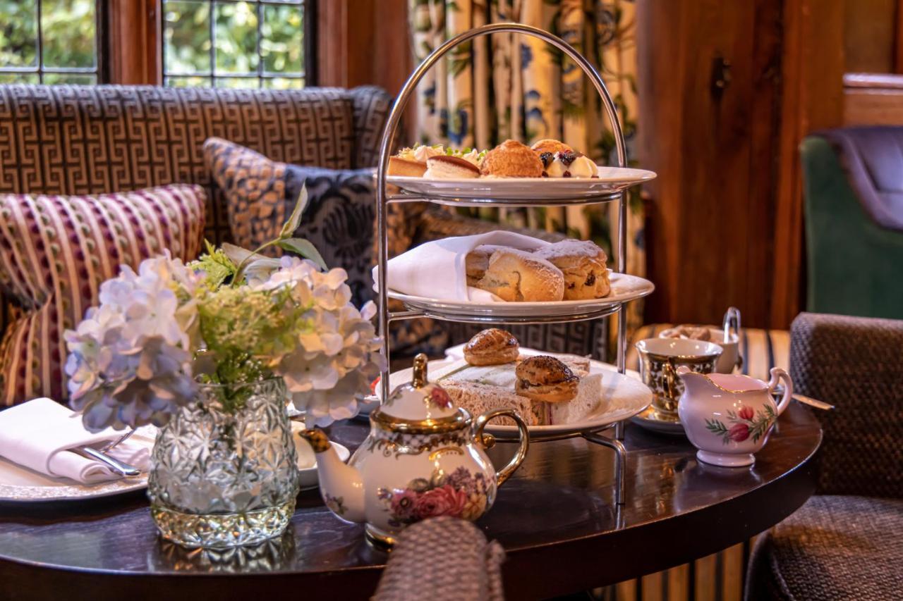 Langshott Manor - Luxury Hotel Gatwick Horley Extérieur photo