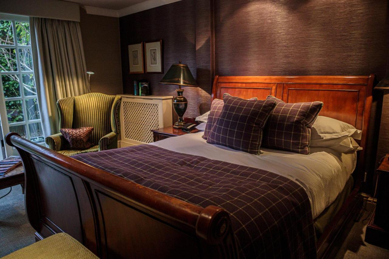 Langshott Manor - Luxury Hotel Gatwick Horley Extérieur photo