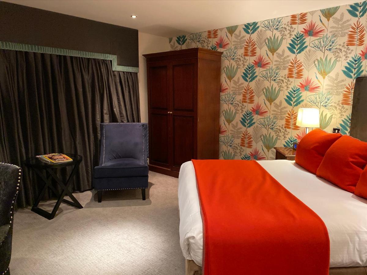 Langshott Manor - Luxury Hotel Gatwick Horley Extérieur photo