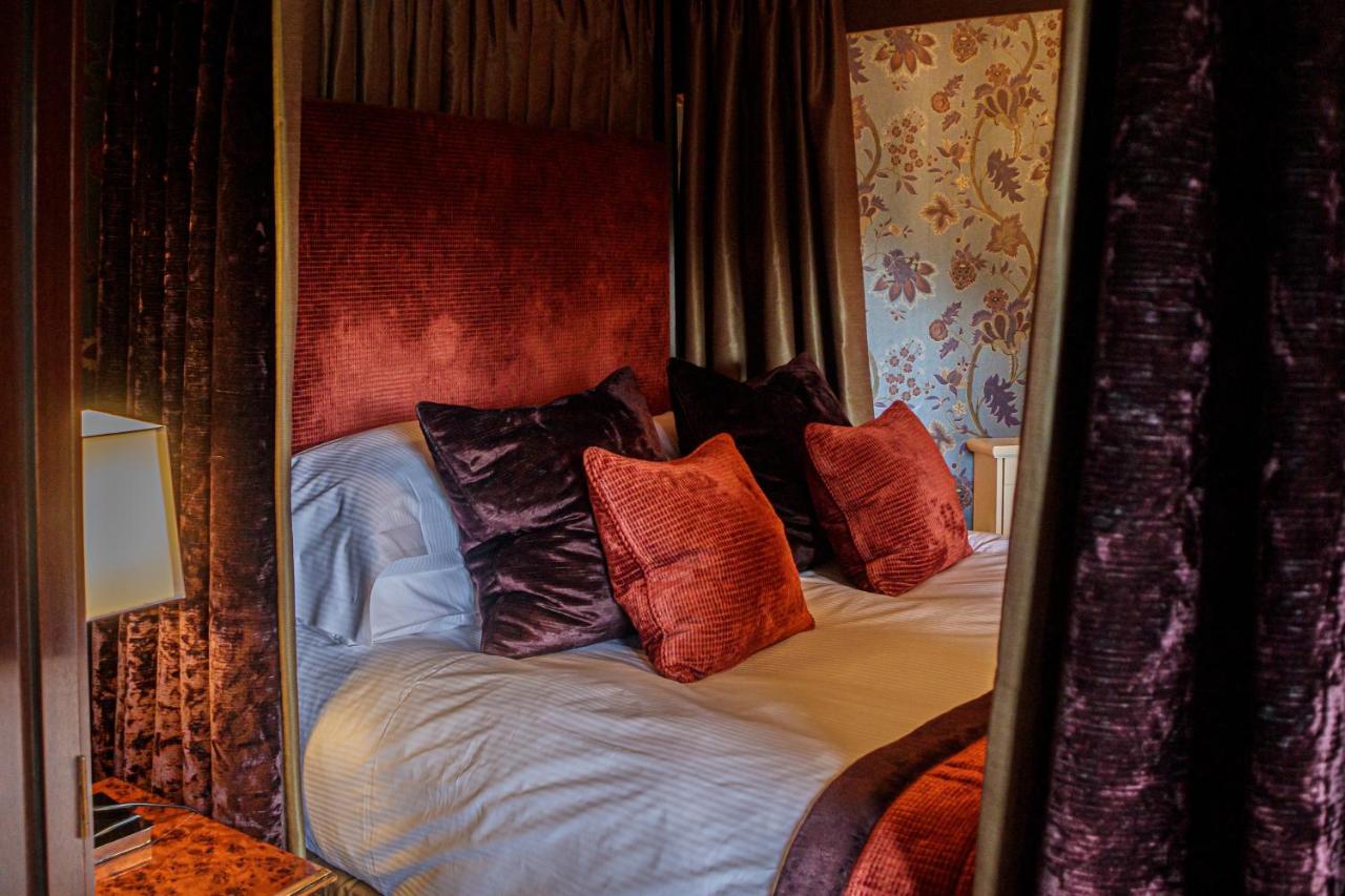 Langshott Manor - Luxury Hotel Gatwick Horley Extérieur photo