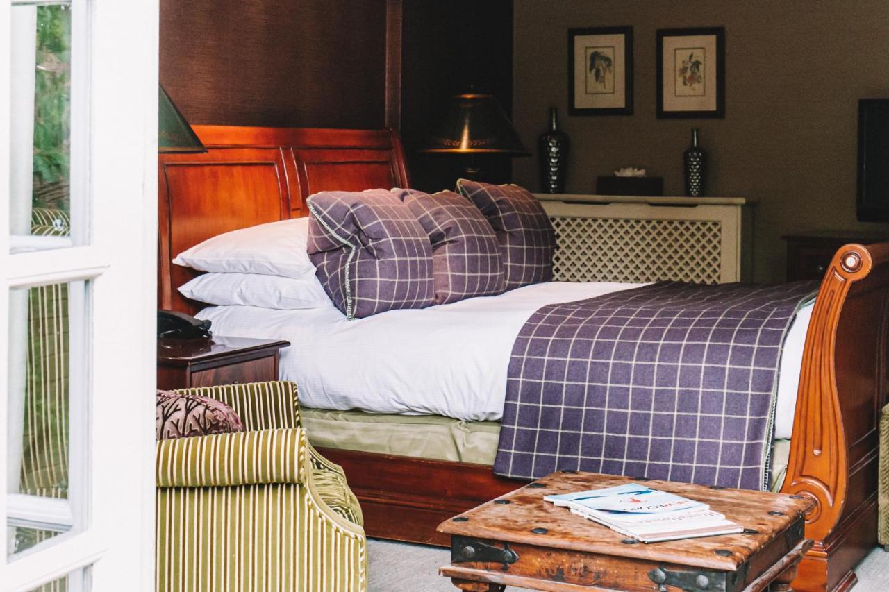 Langshott Manor - Luxury Hotel Gatwick Horley Extérieur photo