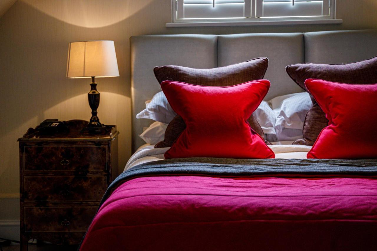 Langshott Manor - Luxury Hotel Gatwick Horley Extérieur photo
