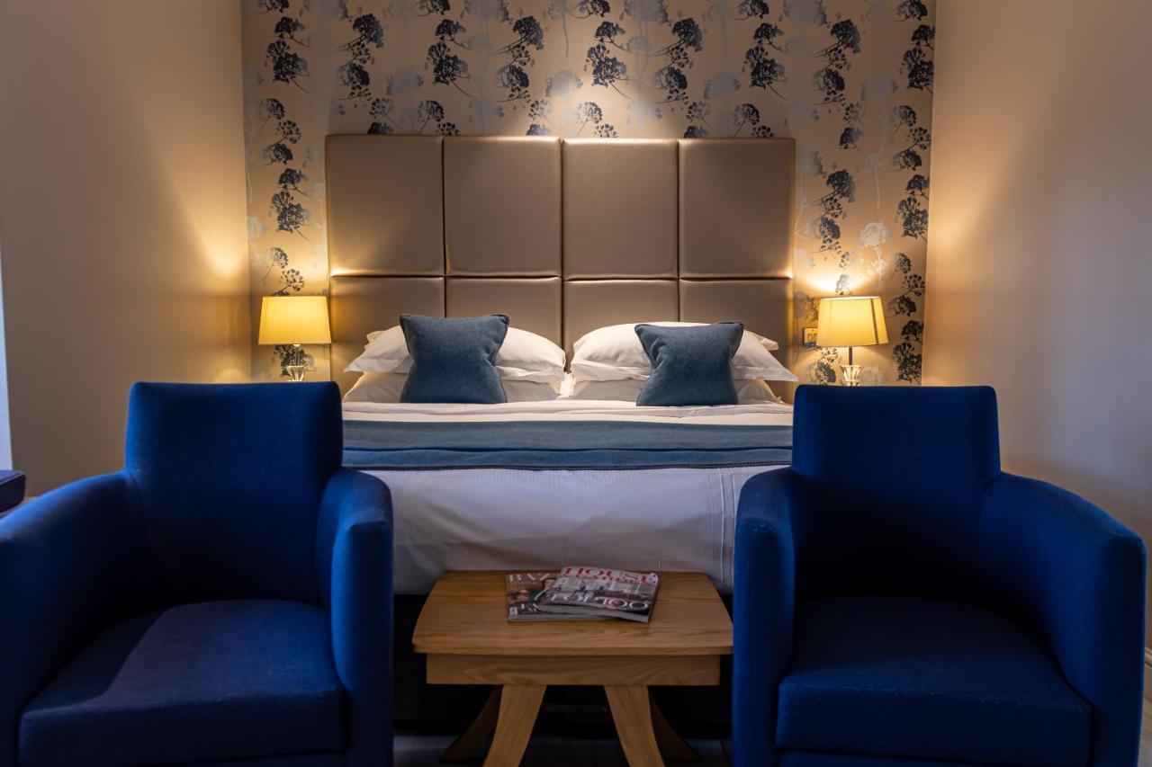 Langshott Manor - Luxury Hotel Gatwick Horley Extérieur photo