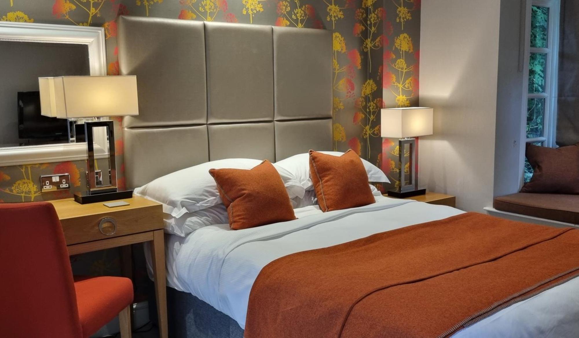 Langshott Manor - Luxury Hotel Gatwick Horley Extérieur photo
