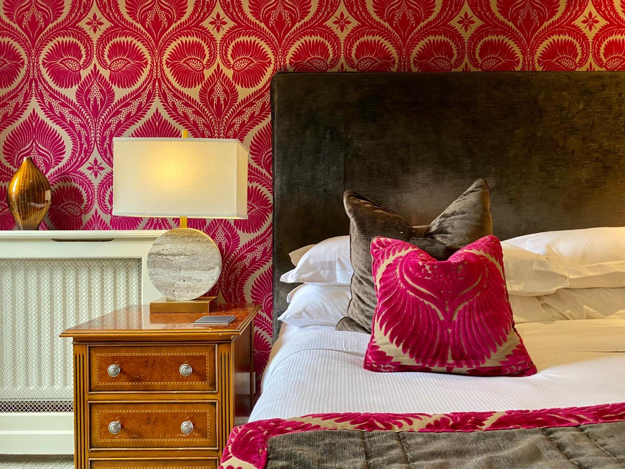 Langshott Manor - Luxury Hotel Gatwick Horley Extérieur photo