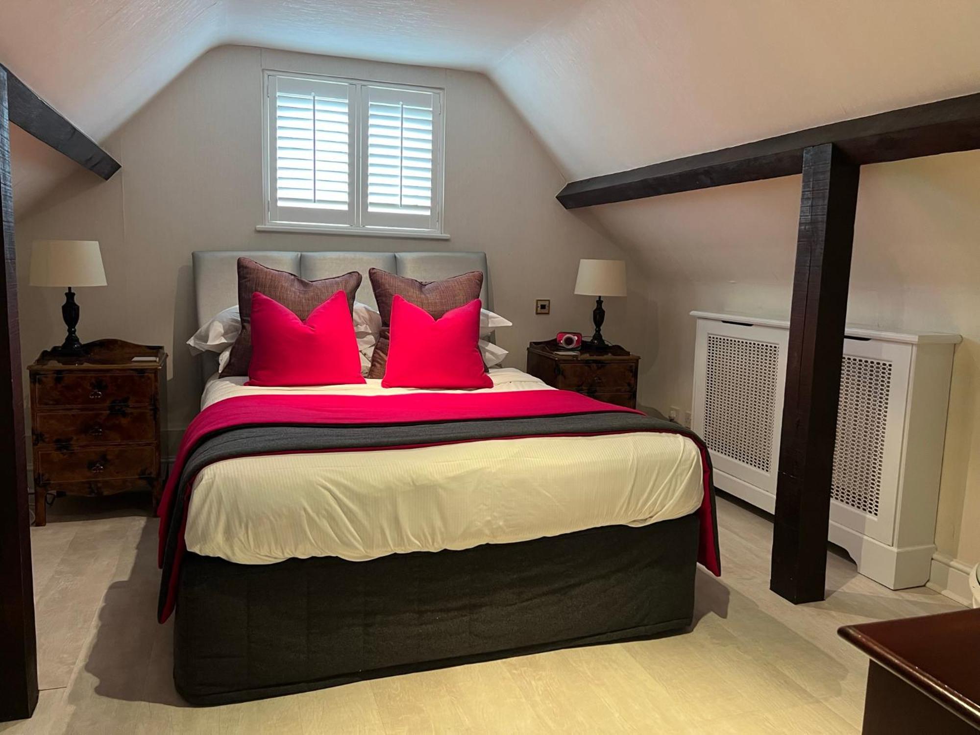 Langshott Manor - Luxury Hotel Gatwick Horley Extérieur photo