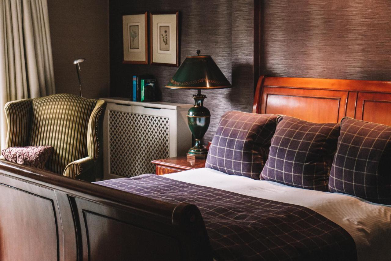 Langshott Manor - Luxury Hotel Gatwick Horley Extérieur photo