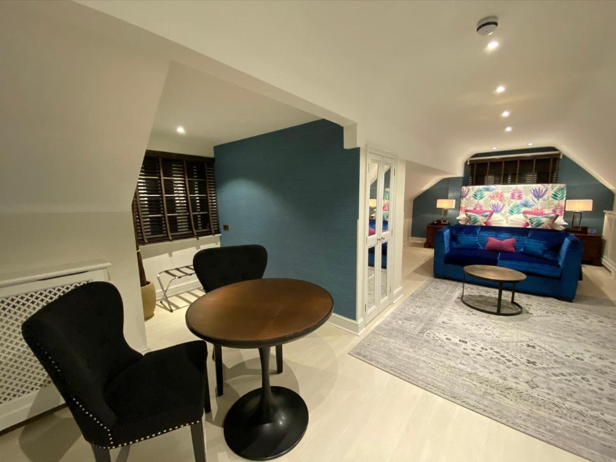 Langshott Manor - Luxury Hotel Gatwick Horley Extérieur photo