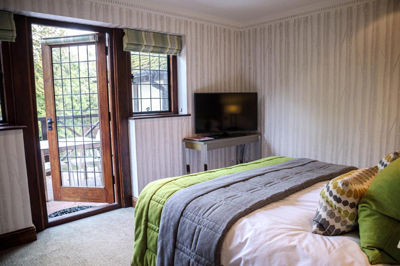 Langshott Manor - Luxury Hotel Gatwick Horley Extérieur photo