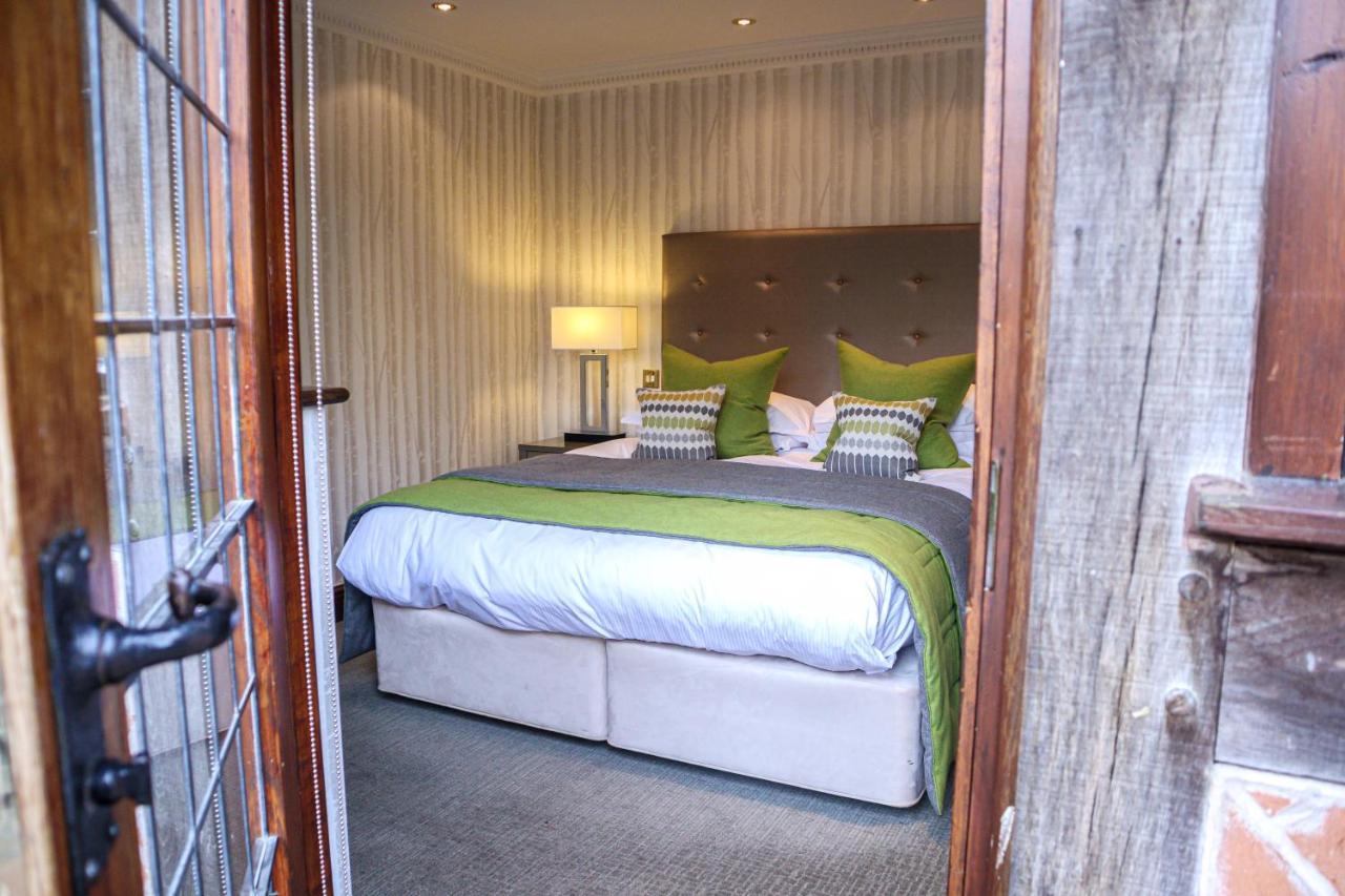 Langshott Manor - Luxury Hotel Gatwick Horley Extérieur photo