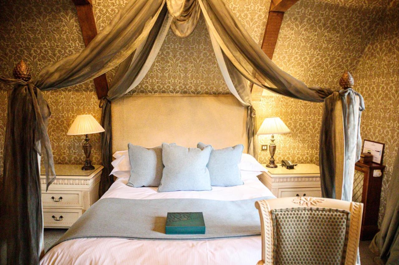Langshott Manor - Luxury Hotel Gatwick Horley Extérieur photo