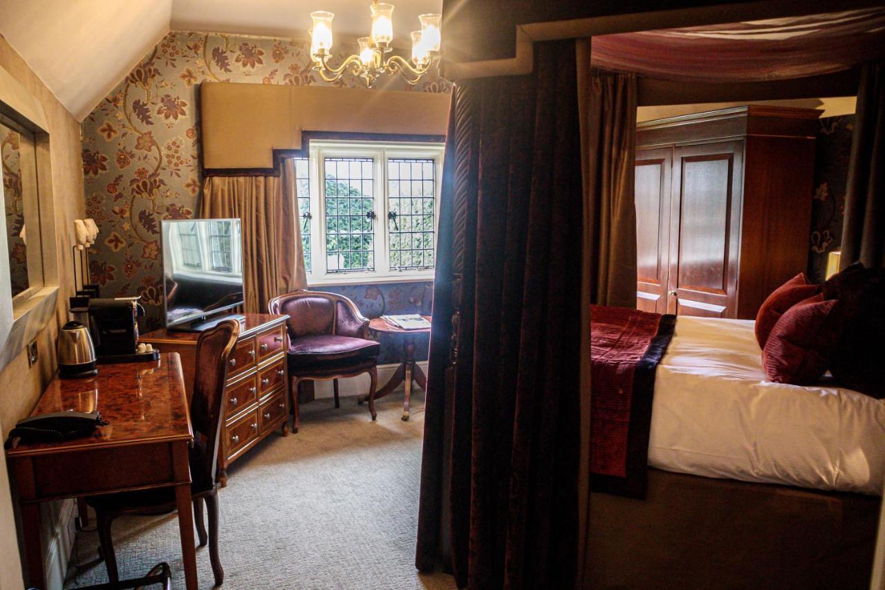 Langshott Manor - Luxury Hotel Gatwick Horley Extérieur photo