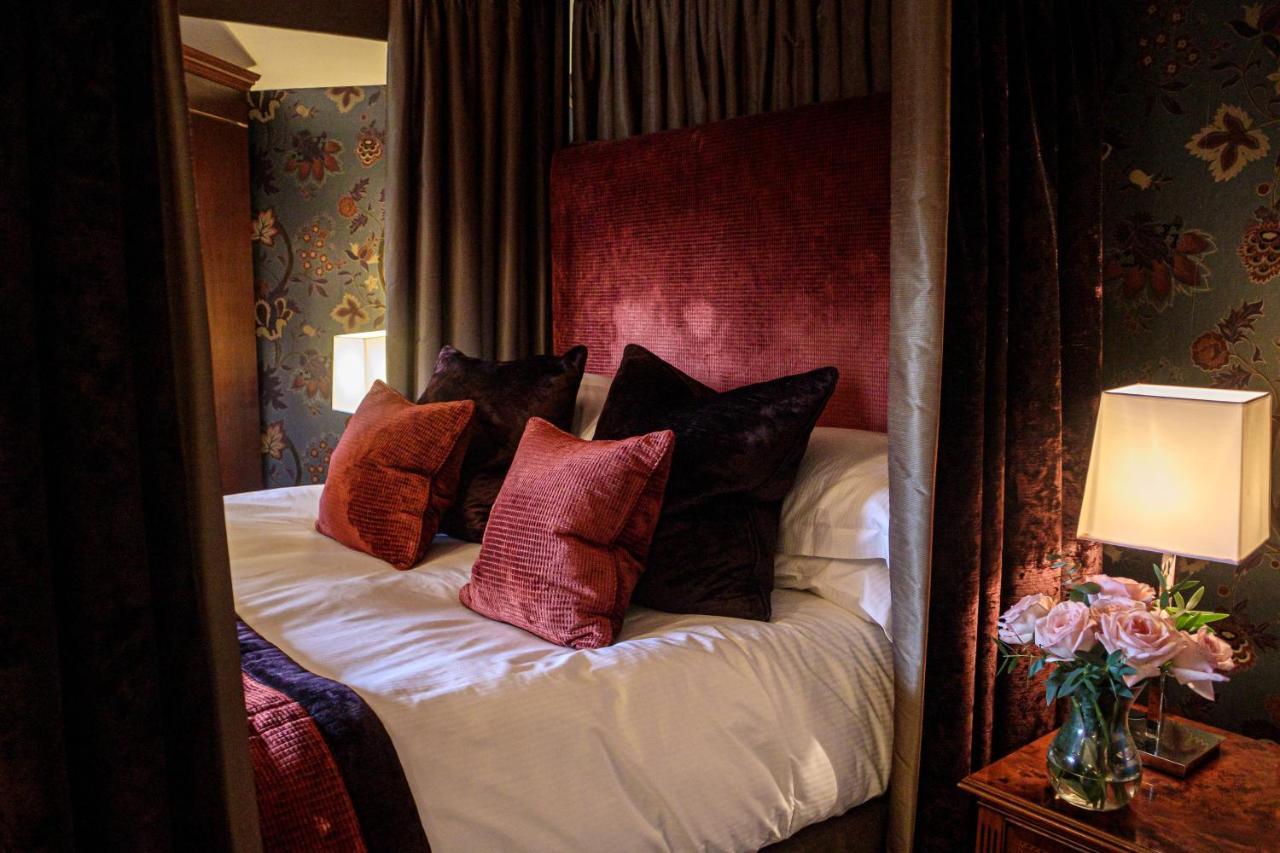 Langshott Manor - Luxury Hotel Gatwick Horley Extérieur photo