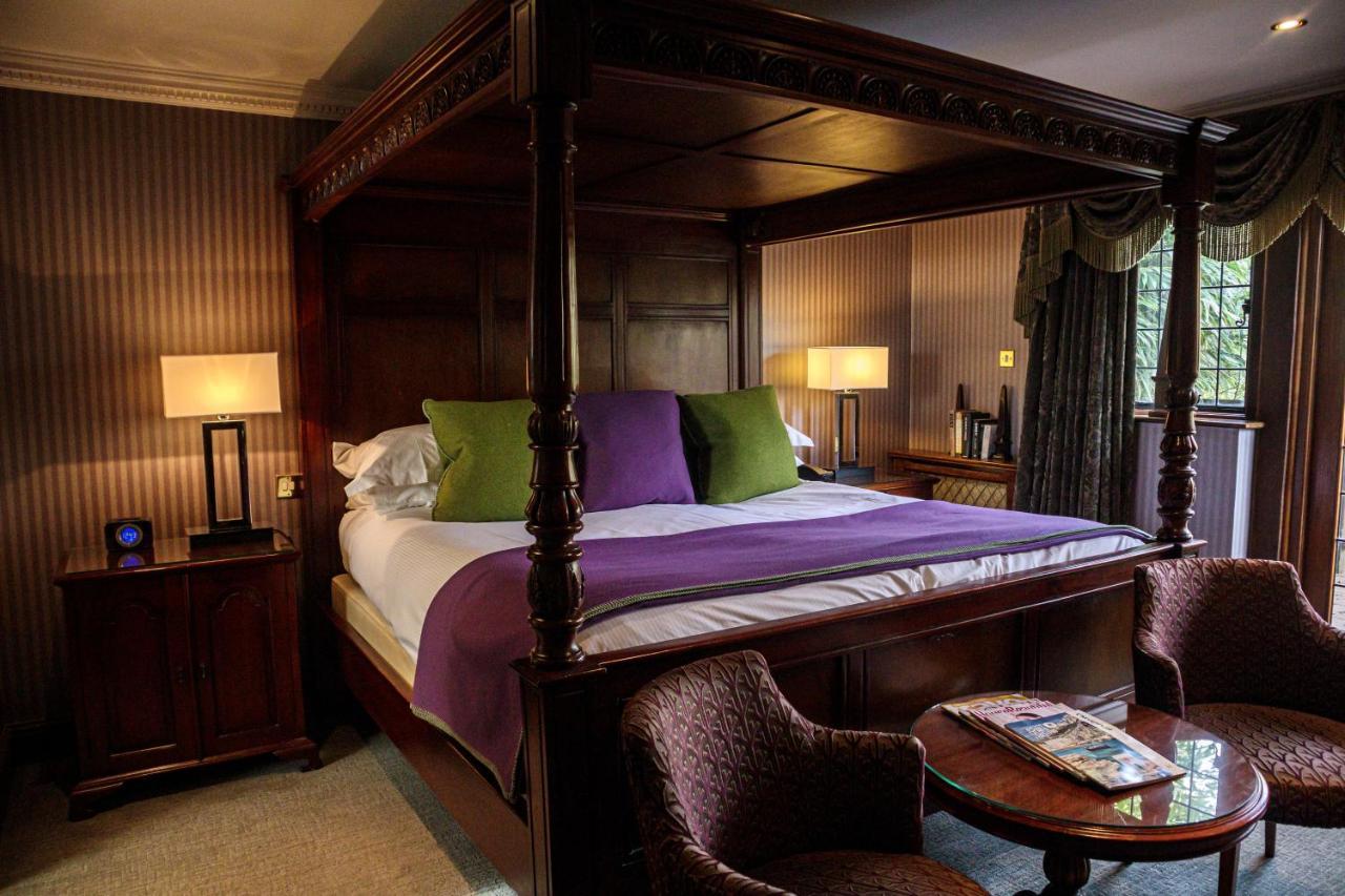 Langshott Manor - Luxury Hotel Gatwick Horley Extérieur photo