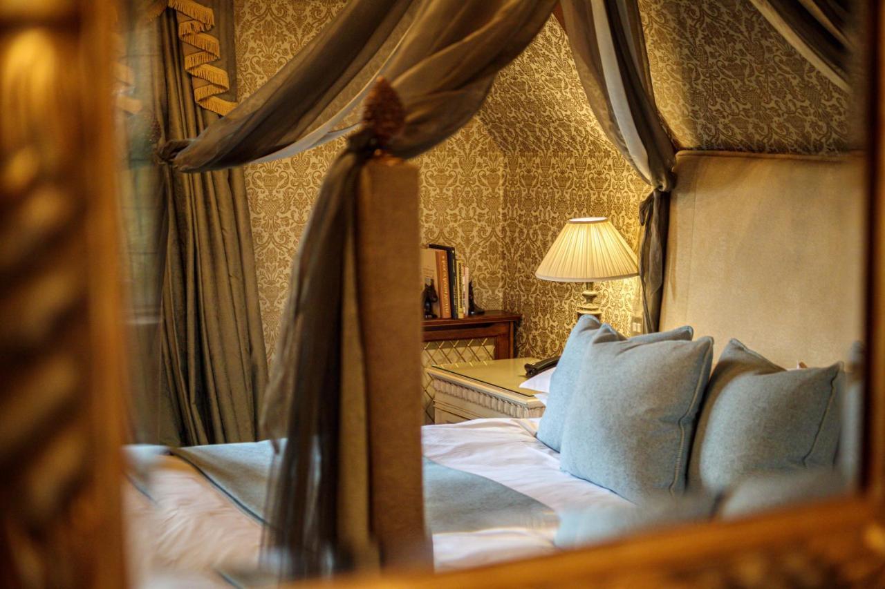 Langshott Manor - Luxury Hotel Gatwick Horley Extérieur photo