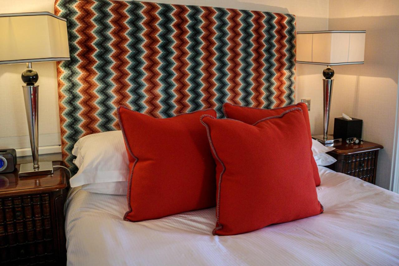 Langshott Manor - Luxury Hotel Gatwick Horley Extérieur photo