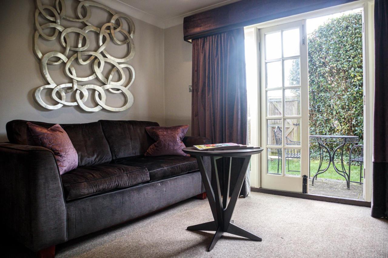 Langshott Manor - Luxury Hotel Gatwick Horley Extérieur photo