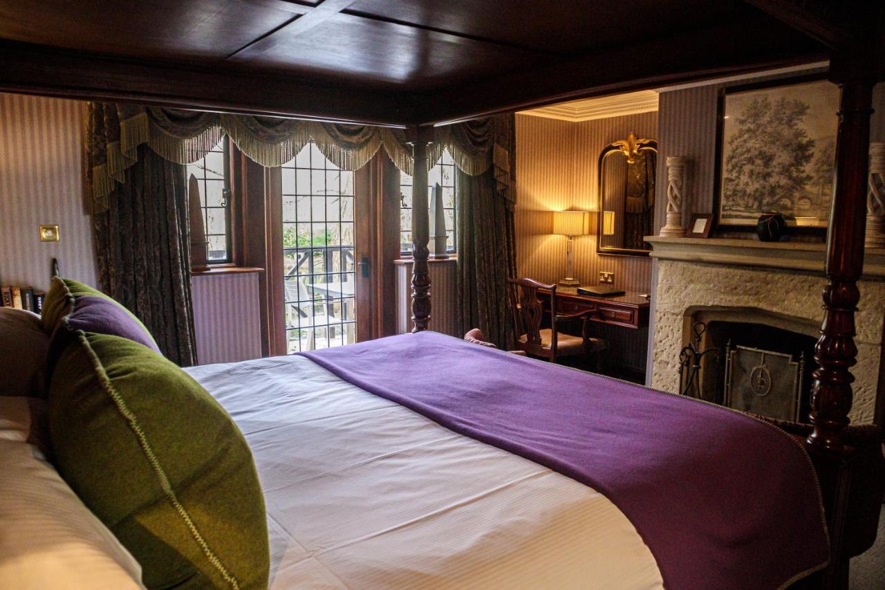 Langshott Manor - Luxury Hotel Gatwick Horley Extérieur photo